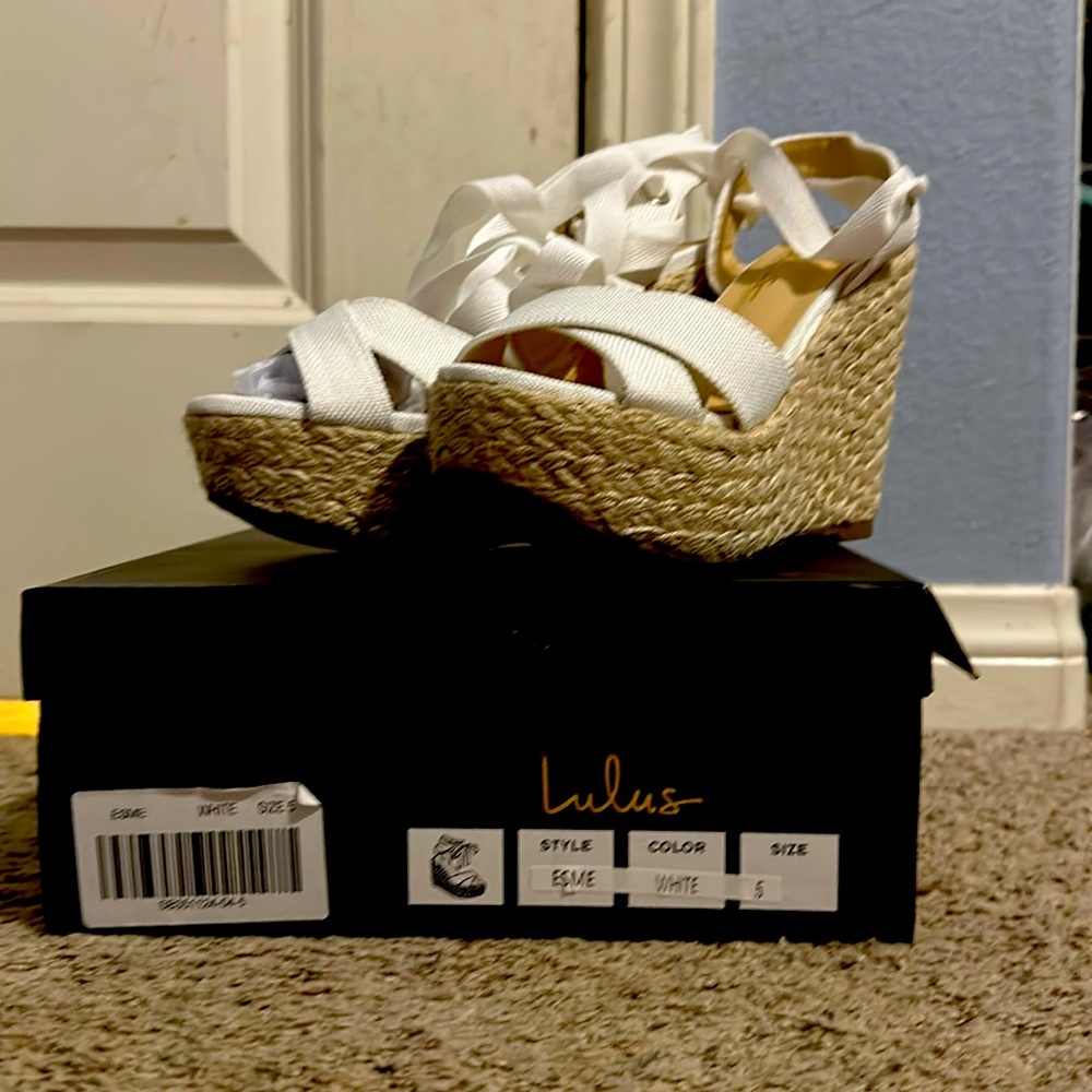 Lulus white esme wedge size 5- never worn.